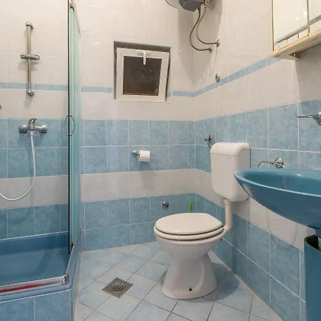 شقة Preiswertes Familienapartment Nur 100 Meter Zum Mit Privater Terrasse