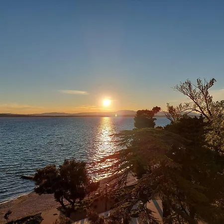 Apartmán Preiswertes Familienapartment Nur 100 Meter Zum Mit Privater Terrasse Crikvenica