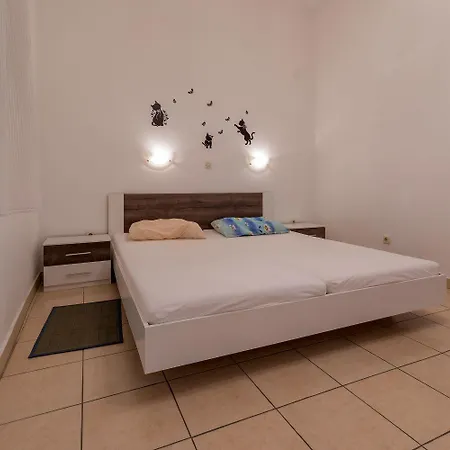 شقة Preiswertes Familienapartment Nur 100 Meter Zum Mit Privater Terrasse