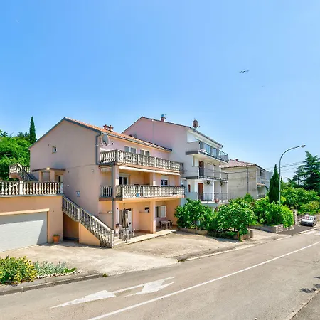 شقة Preiswertes Familienapartment Nur 100 Meter Zum Mit Privater Terrasse *