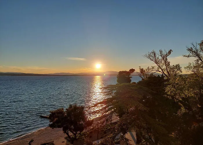 Apartament Preiswertes Familienapartment Nur 100 Meter Zum Mit Privater Terrasse Crikvenica