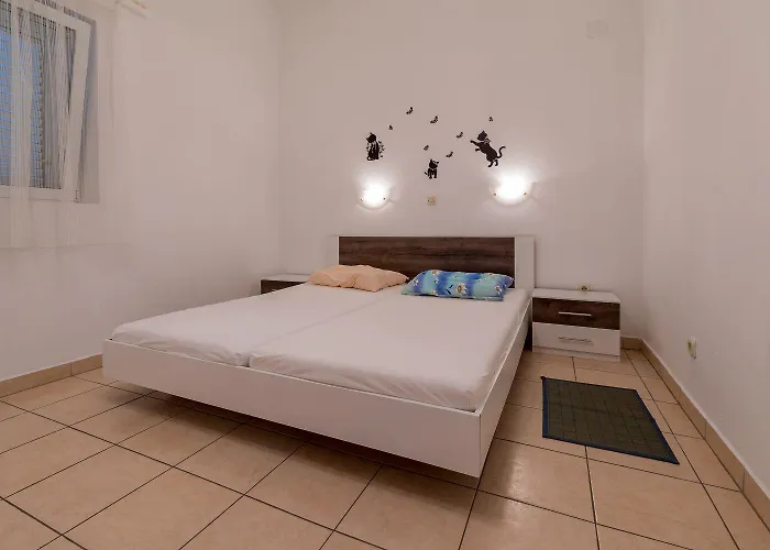 Preiswertes Familienapartment Nur 100 Meter Zum Mit Privater Terrasse דירה